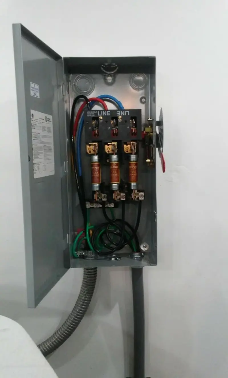 Three-phase disconnect switch installed for Electrical Wiring & Rewiring in Crescent Springs